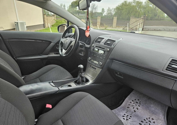 Toyota Avensis cena 21900 przebieg: 334000, rok produkcji 2009 z Włoszczowa małe 37